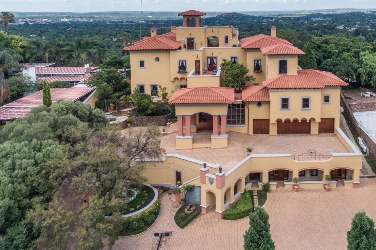 Castello Di Monte Hotel Pretoria Bagian luar foto