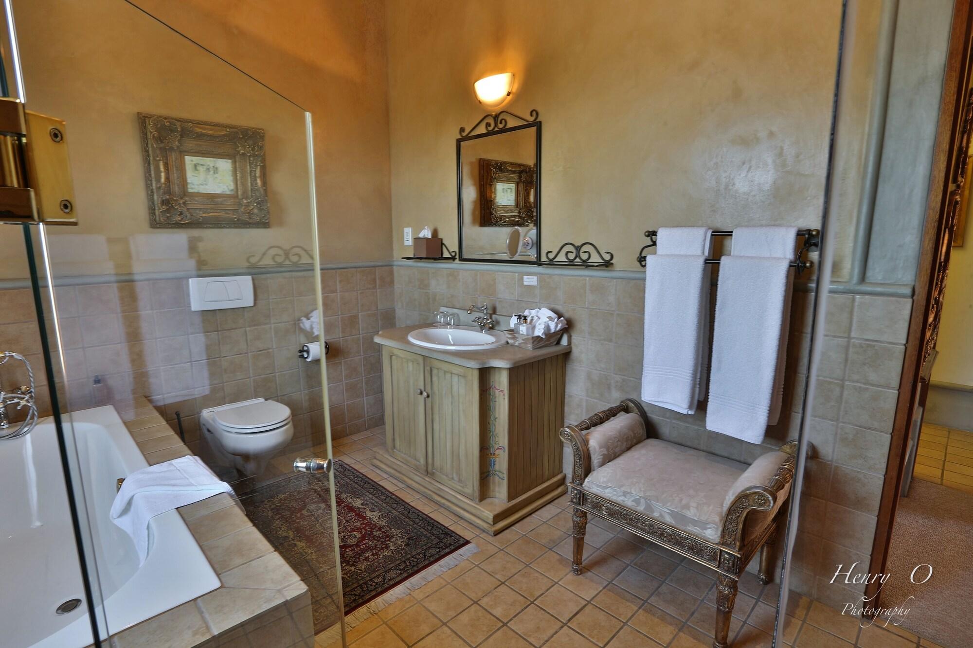 Castello Di Monte Hotel Pretoria Bagian luar foto