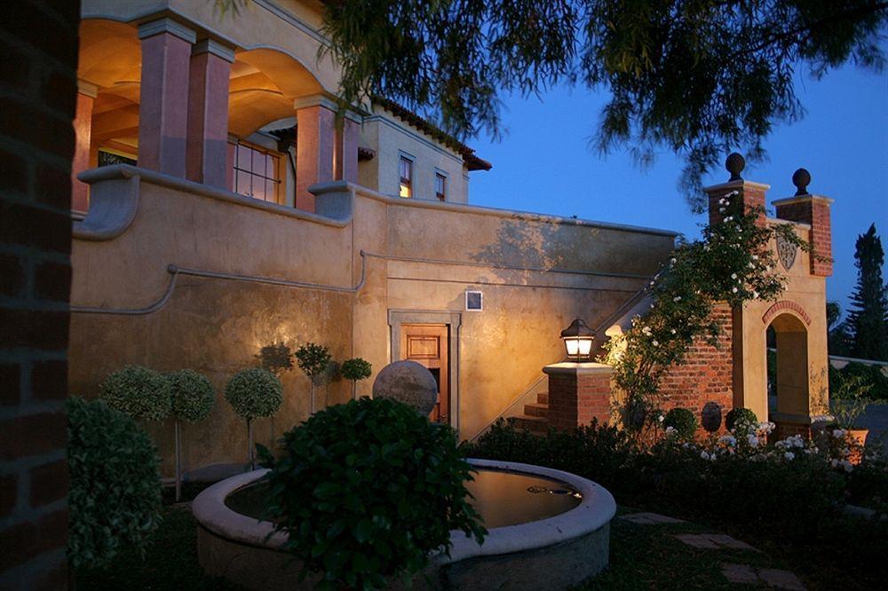 Castello Di Monte Hotel Pretoria Bagian luar foto
