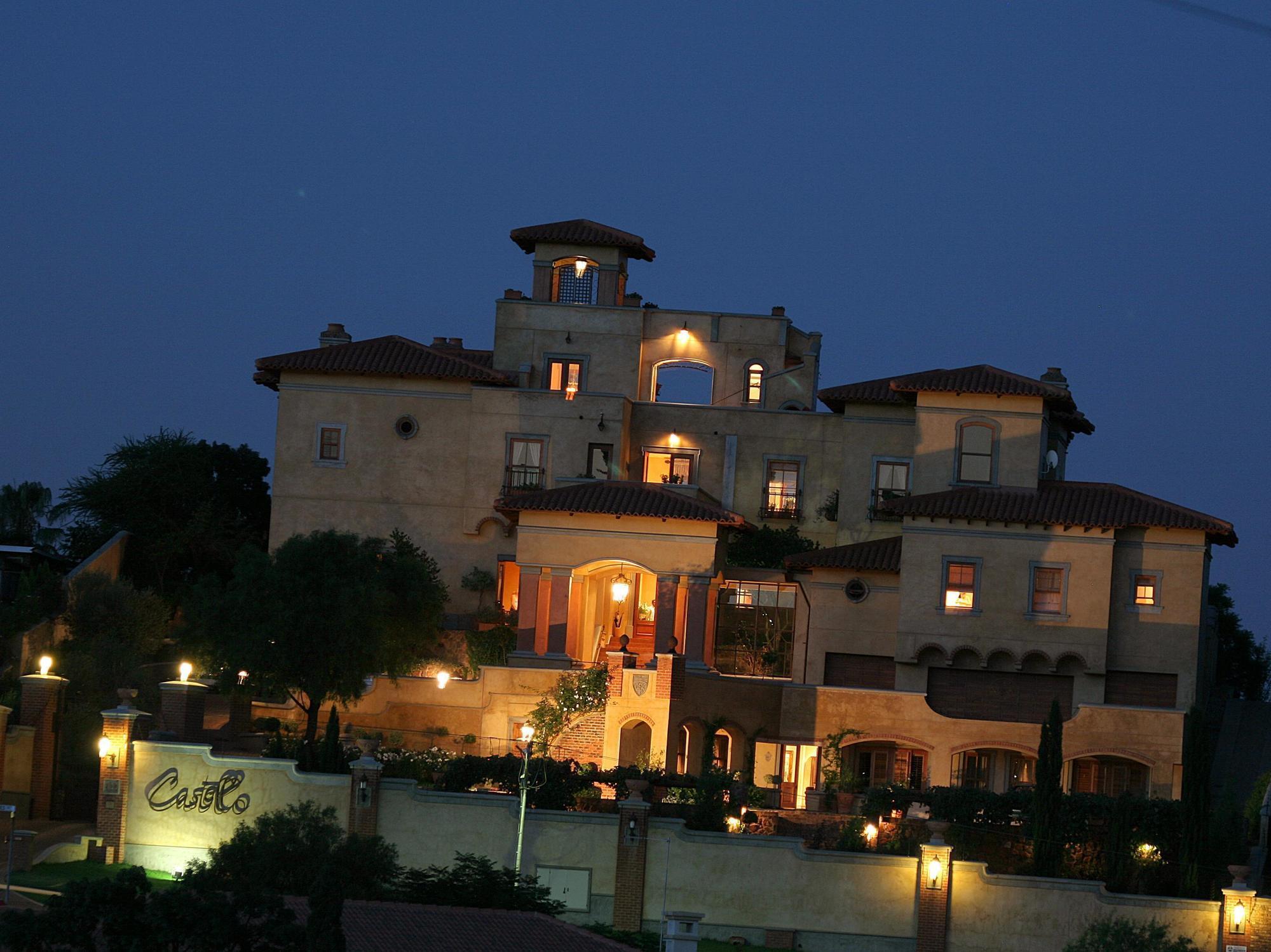 Castello Di Monte Hotel Pretoria Bagian luar foto
