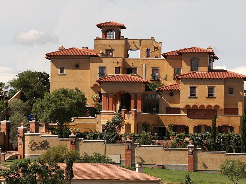 Castello Di Monte Hotel Pretoria Bagian luar foto
