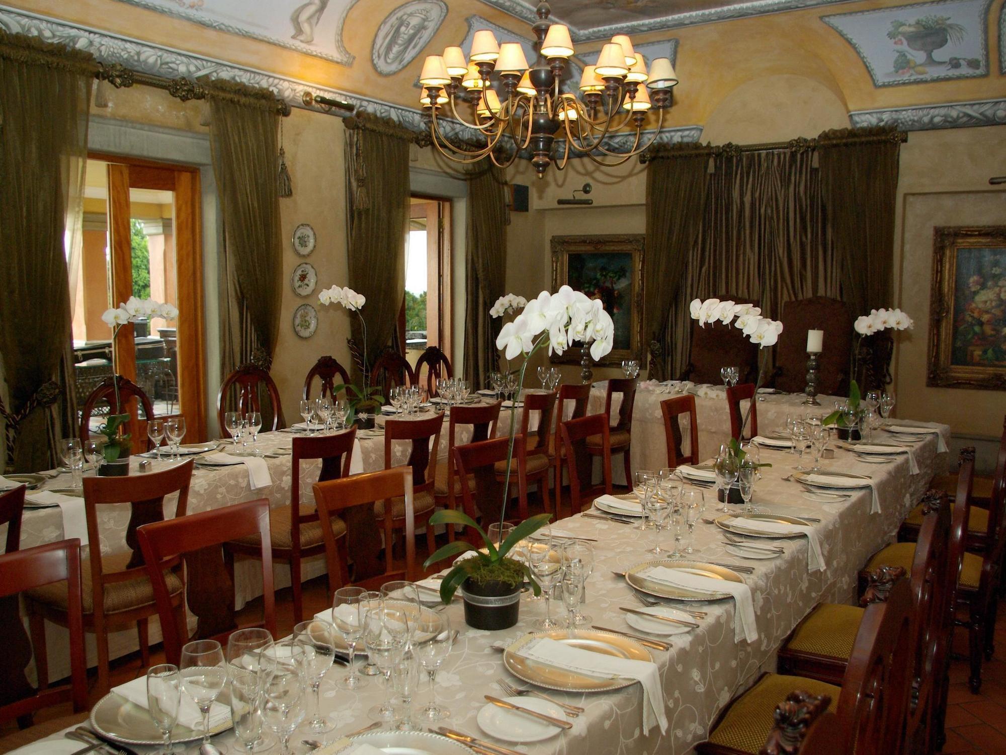 Castello Di Monte Hotel Pretoria Bagian luar foto