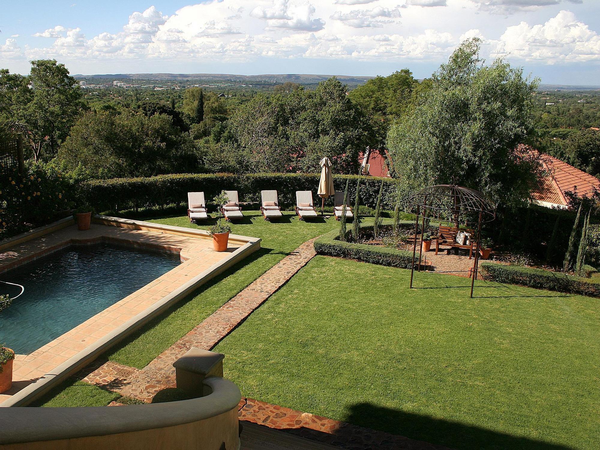 Castello Di Monte Hotel Pretoria Bagian luar foto