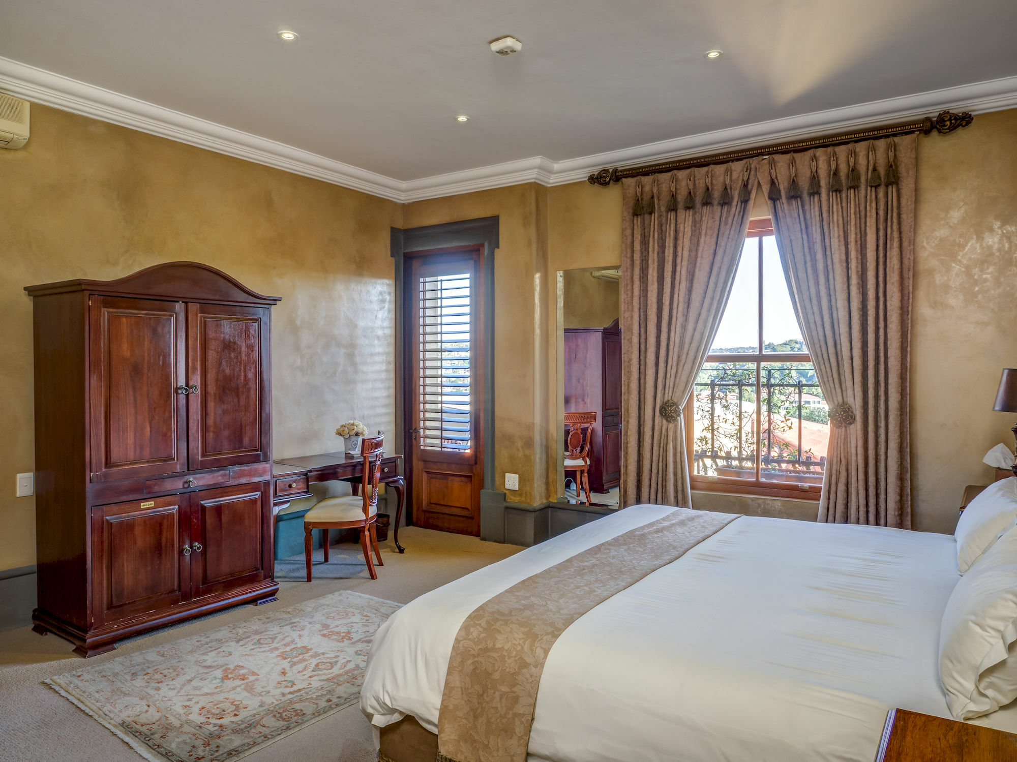 Castello Di Monte Hotel Pretoria Bagian luar foto